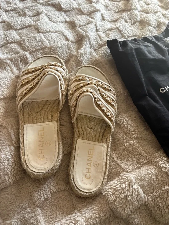 CHANEL Cream and Gold Chain Slide Sandals - Picture 3 of 5